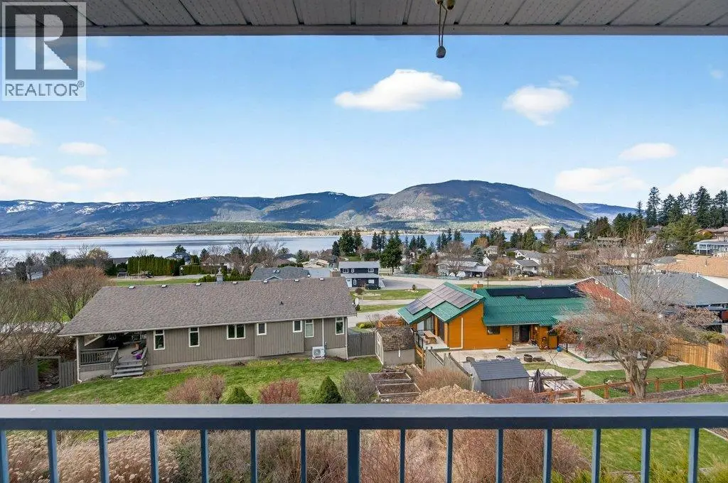 4751 Lakeshore Road Ne. Salmon Arm, British Columbia