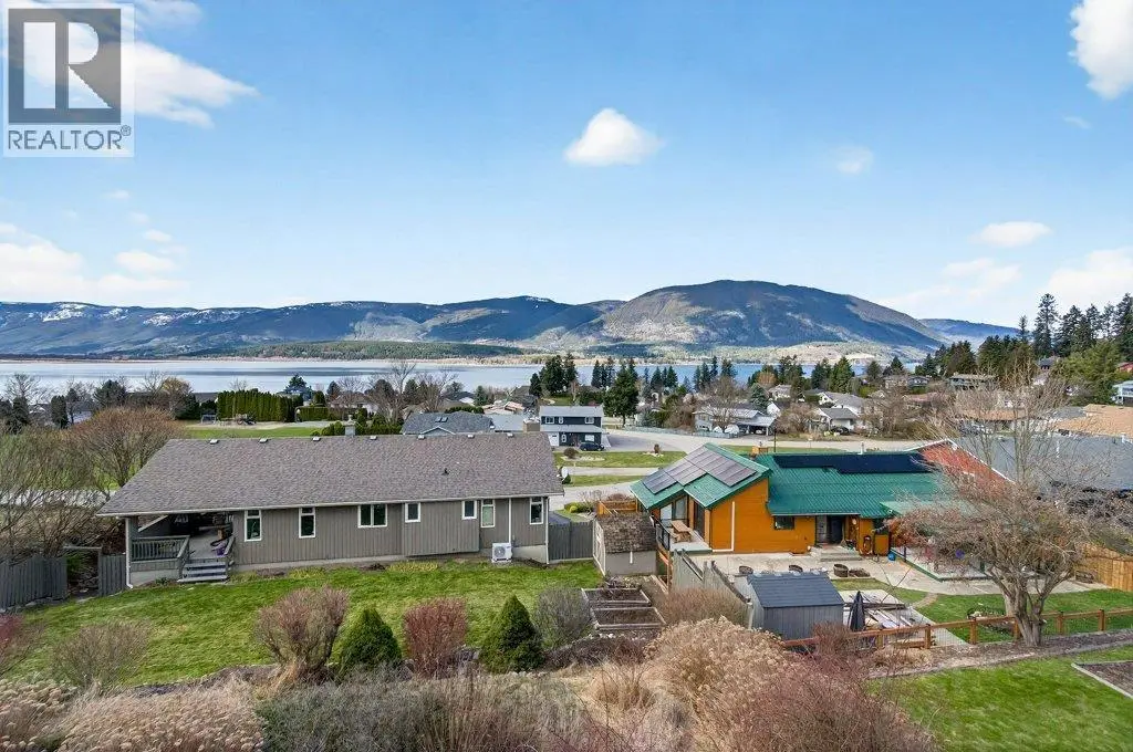 4751 Lakeshore Road Ne. Salmon Arm, British Columbia