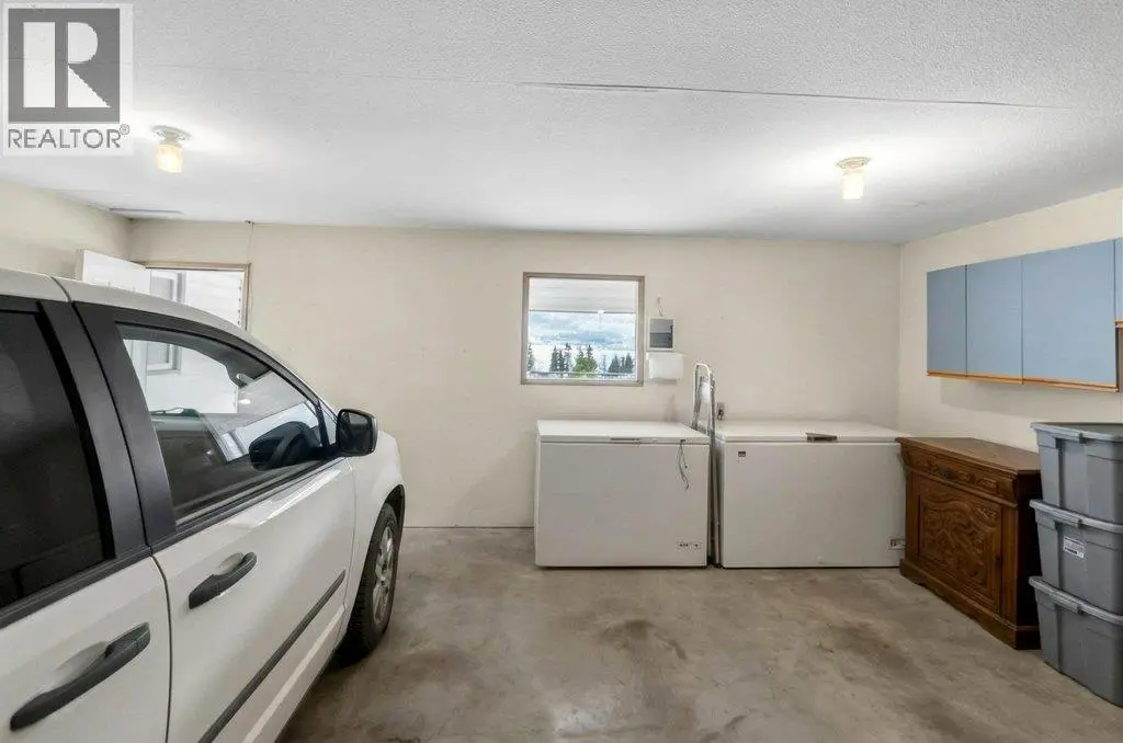 4751 Lakeshore Road Ne. Salmon Arm, British Columbia