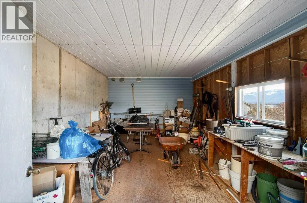 4751 Lakeshore Road Ne. Salmon Arm, British Columbia