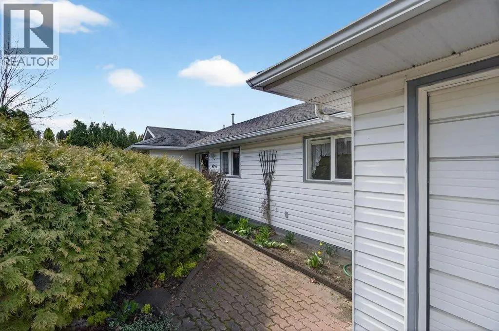 4751 Lakeshore Road Ne. Salmon Arm, British Columbia