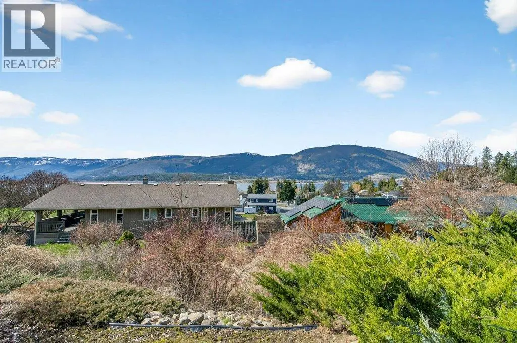 4751 Lakeshore Road Ne. Salmon Arm, British Columbia