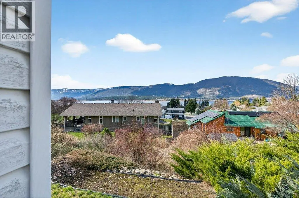 4751 Lakeshore Road Ne. Salmon Arm, British Columbia
