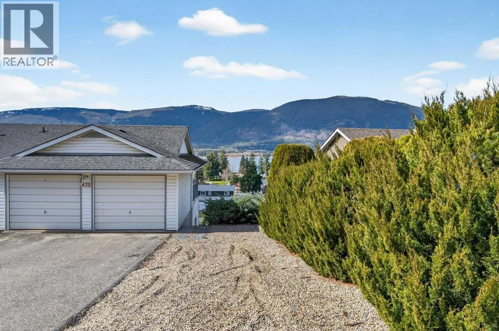 4751 Lakeshore Road Ne. Salmon Arm, British Columbia