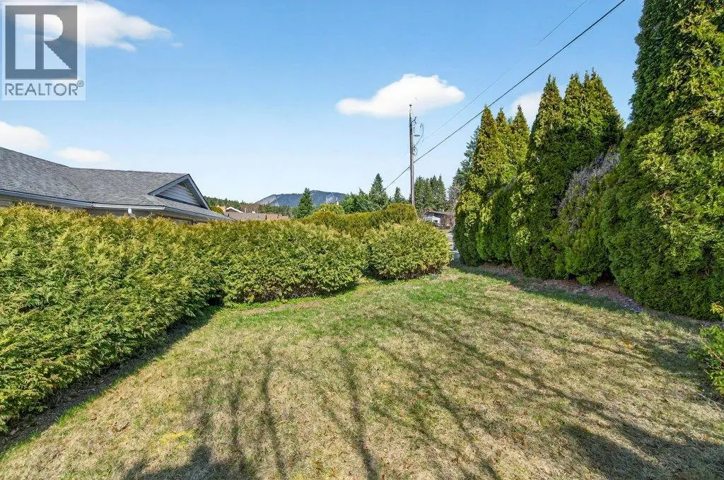 4751 Lakeshore Road Ne. Salmon Arm, British Columbia