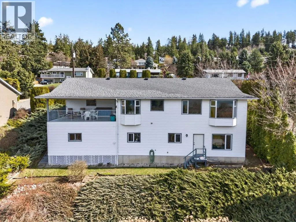 4751 Lakeshore Road Ne. Salmon Arm, British Columbia
