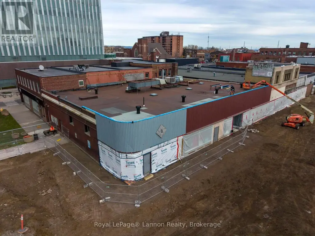 A & B - 615 Victoria Ave E, Thunder Bay (McKeller Park)