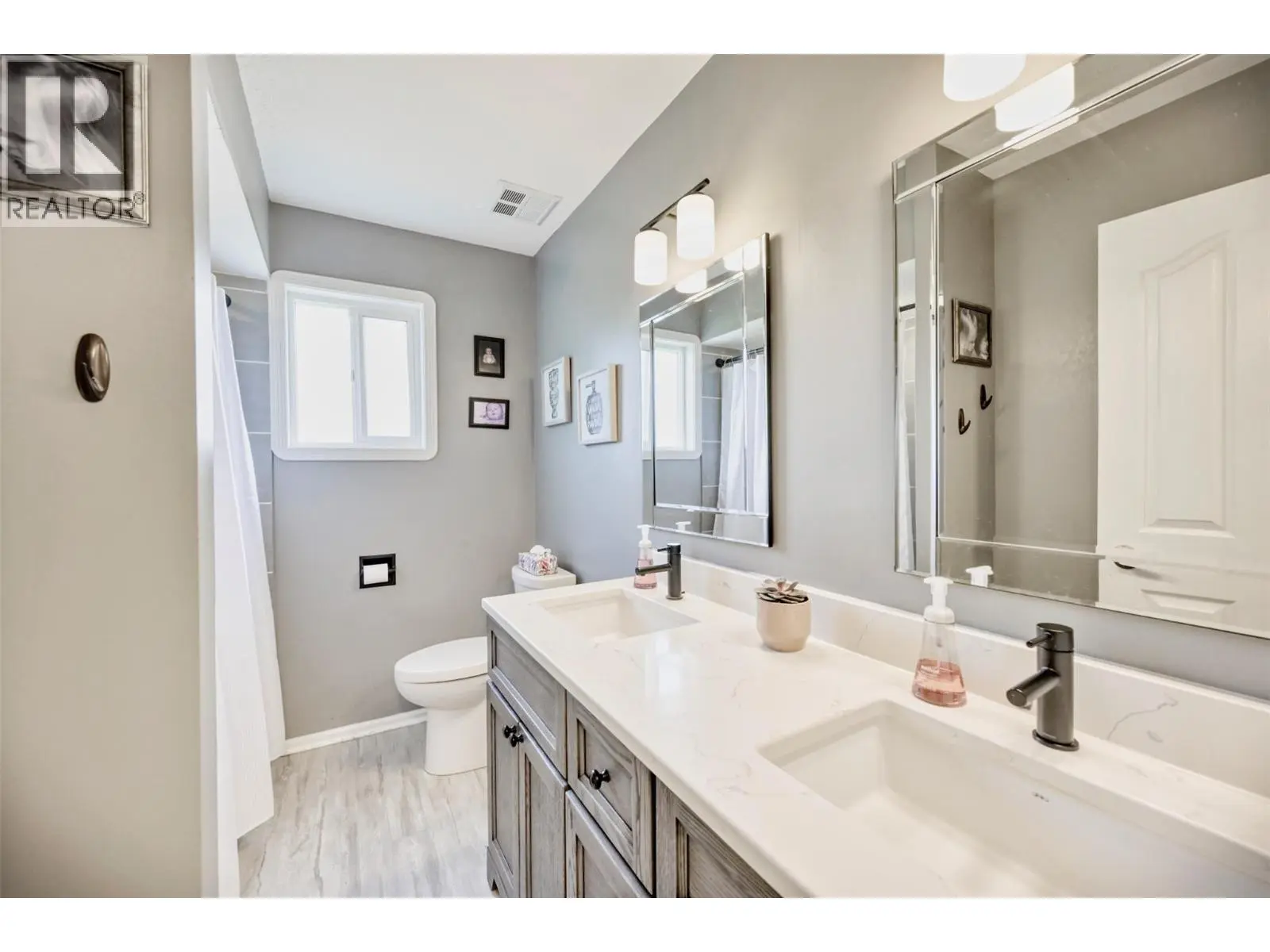 45 Harbour Key Drive. Osoyoos, British Columbia