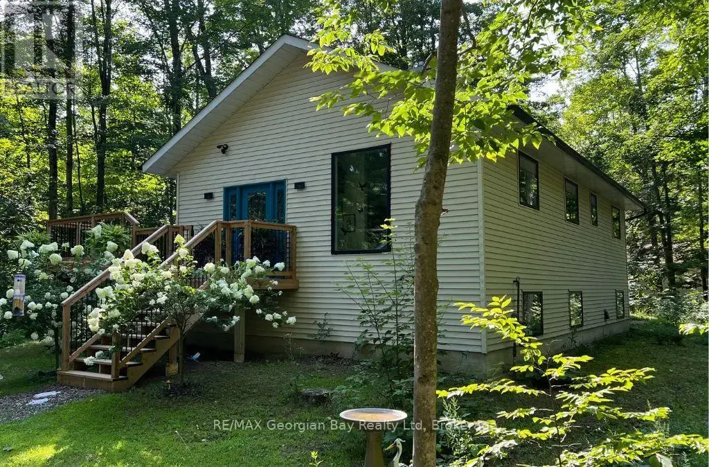 2 Belle Vue Avenue, Tiny