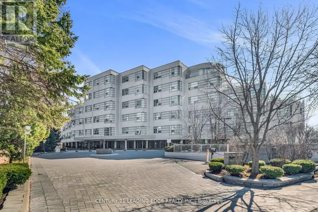 208 - 1 Watergarden Way, Toronto (Bayview Village)