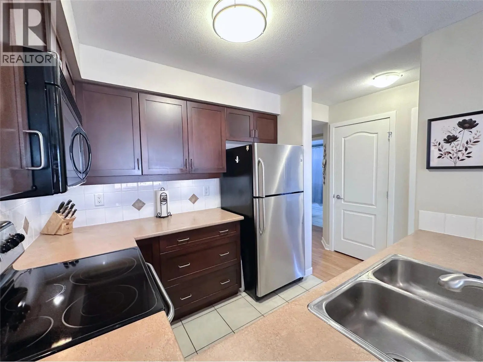 7600 Cottonwood Drive Unit# 425. Osoyoos, British Columbia