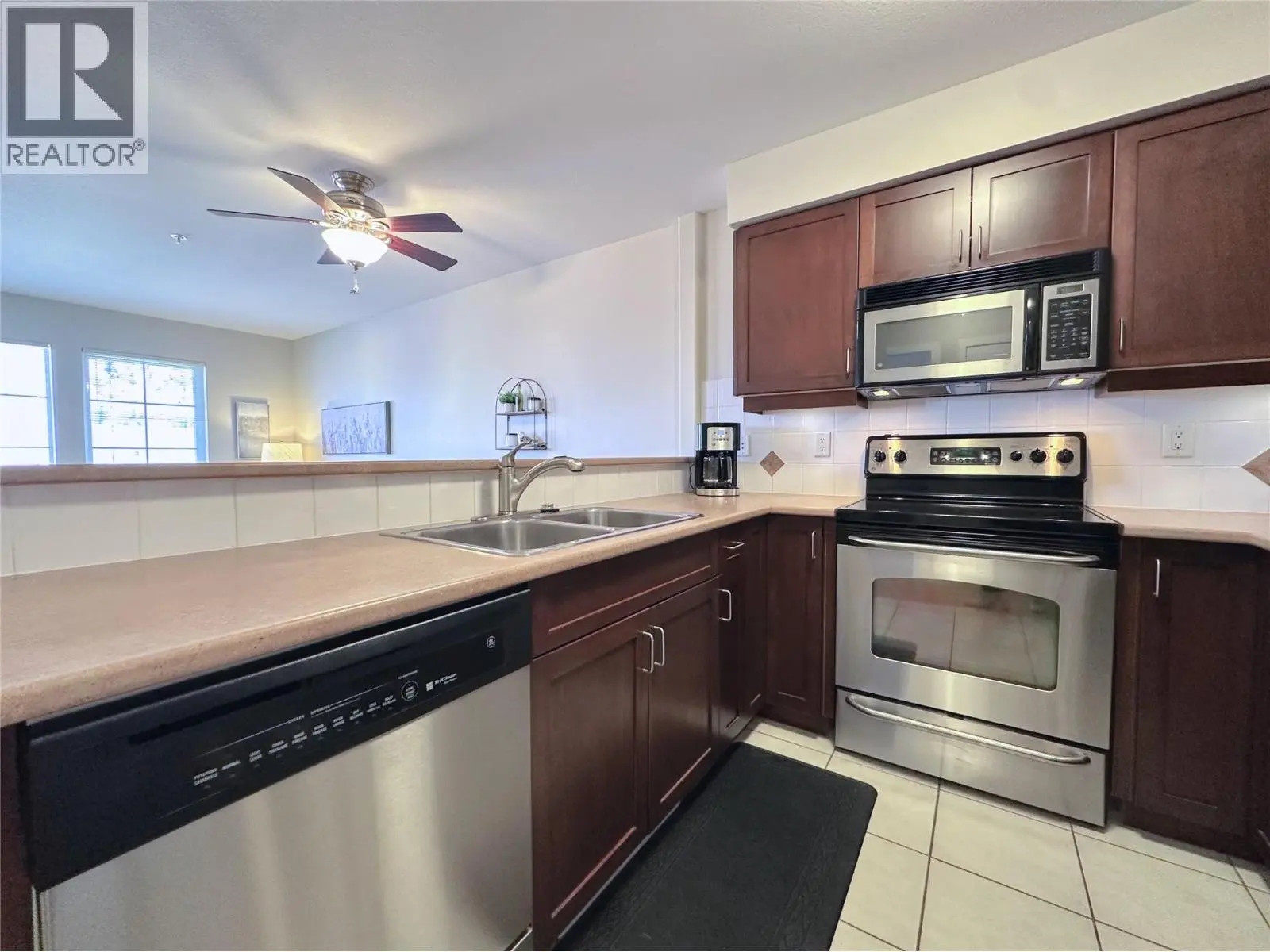 7600 Cottonwood Drive Unit# 425. Osoyoos, British Columbia