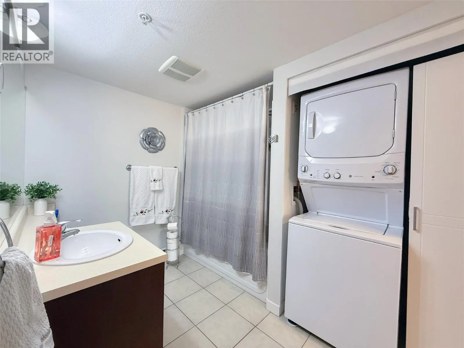 7600 Cottonwood Drive Unit# 425. Osoyoos, British Columbia