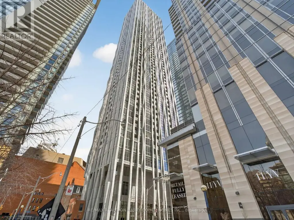 905 - 1 Yorkville Avenue, Toronto (Annex)
