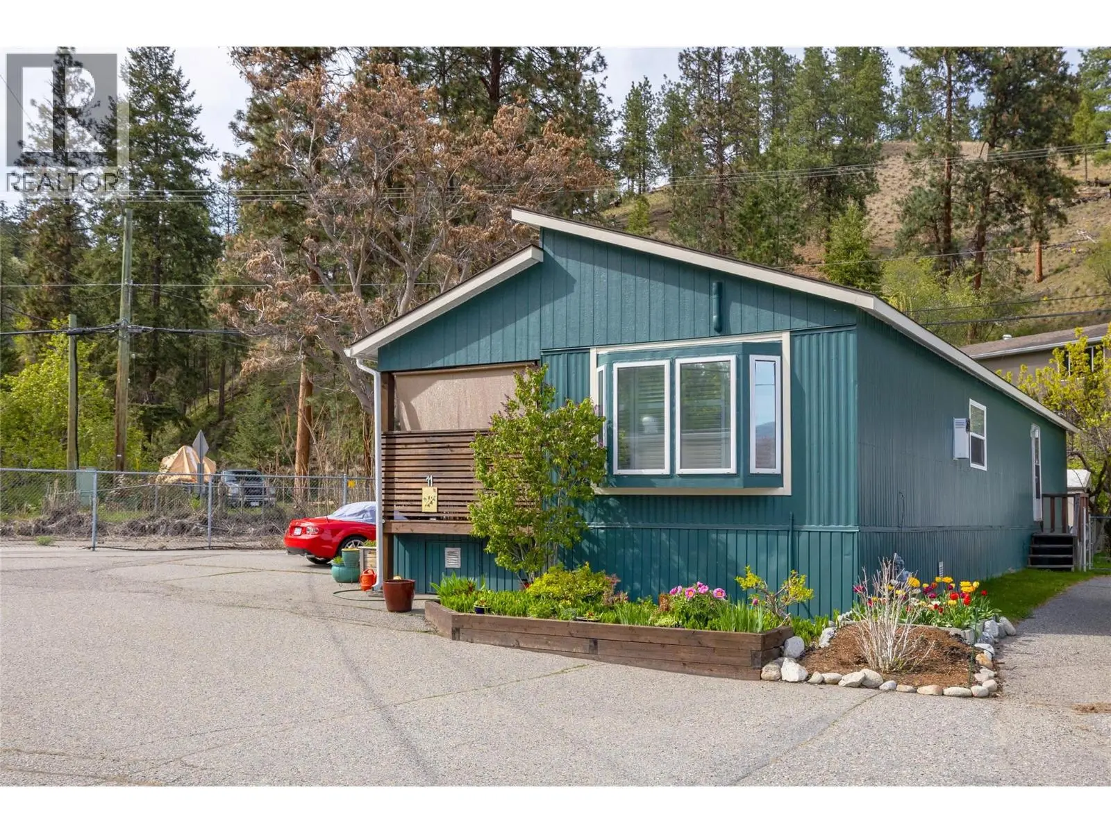 6663 Highway 97 S Unit# 11. Peachland, British Columbia