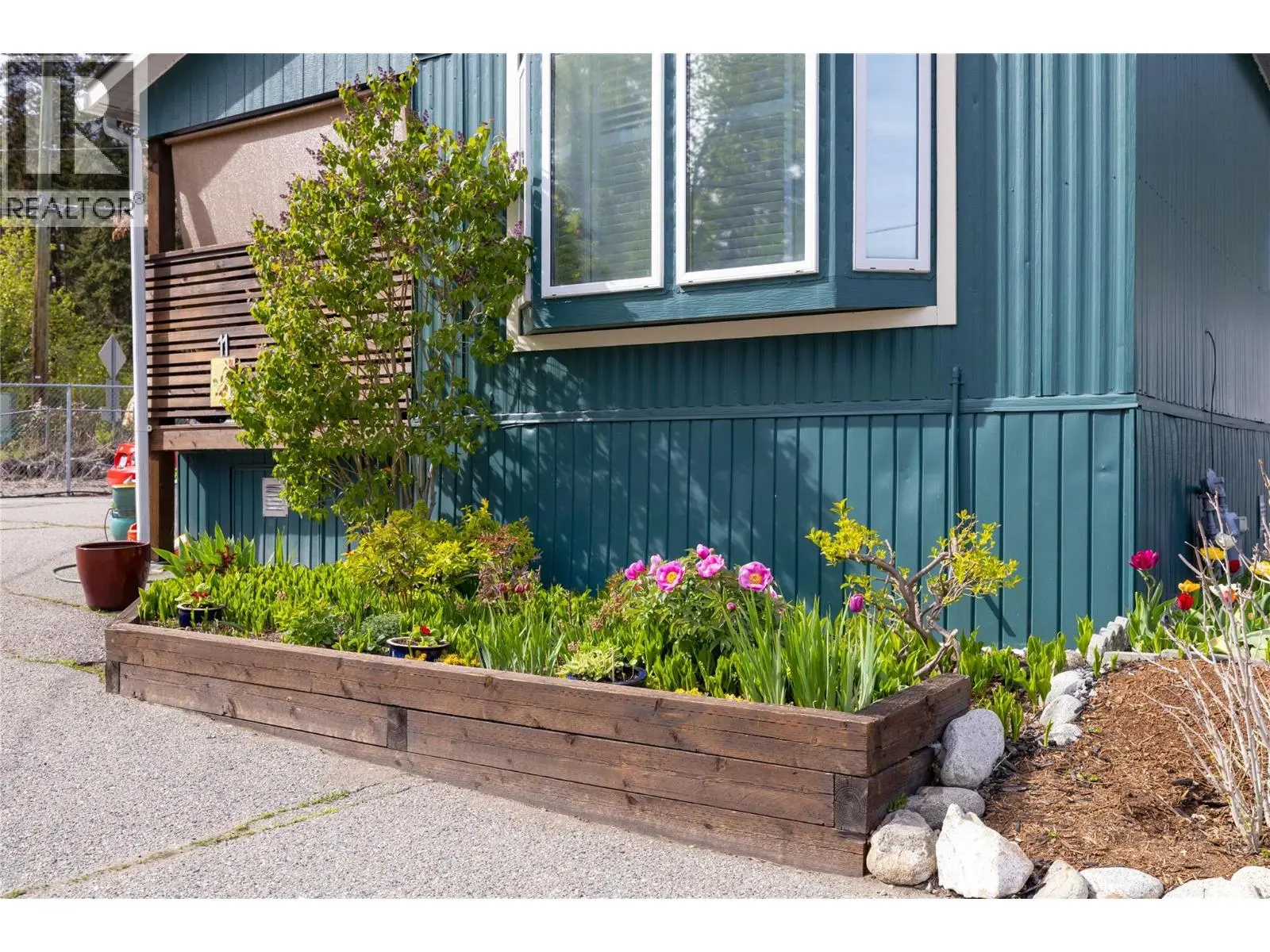 6663 Highway 97 S Unit# 11. Peachland, British Columbia