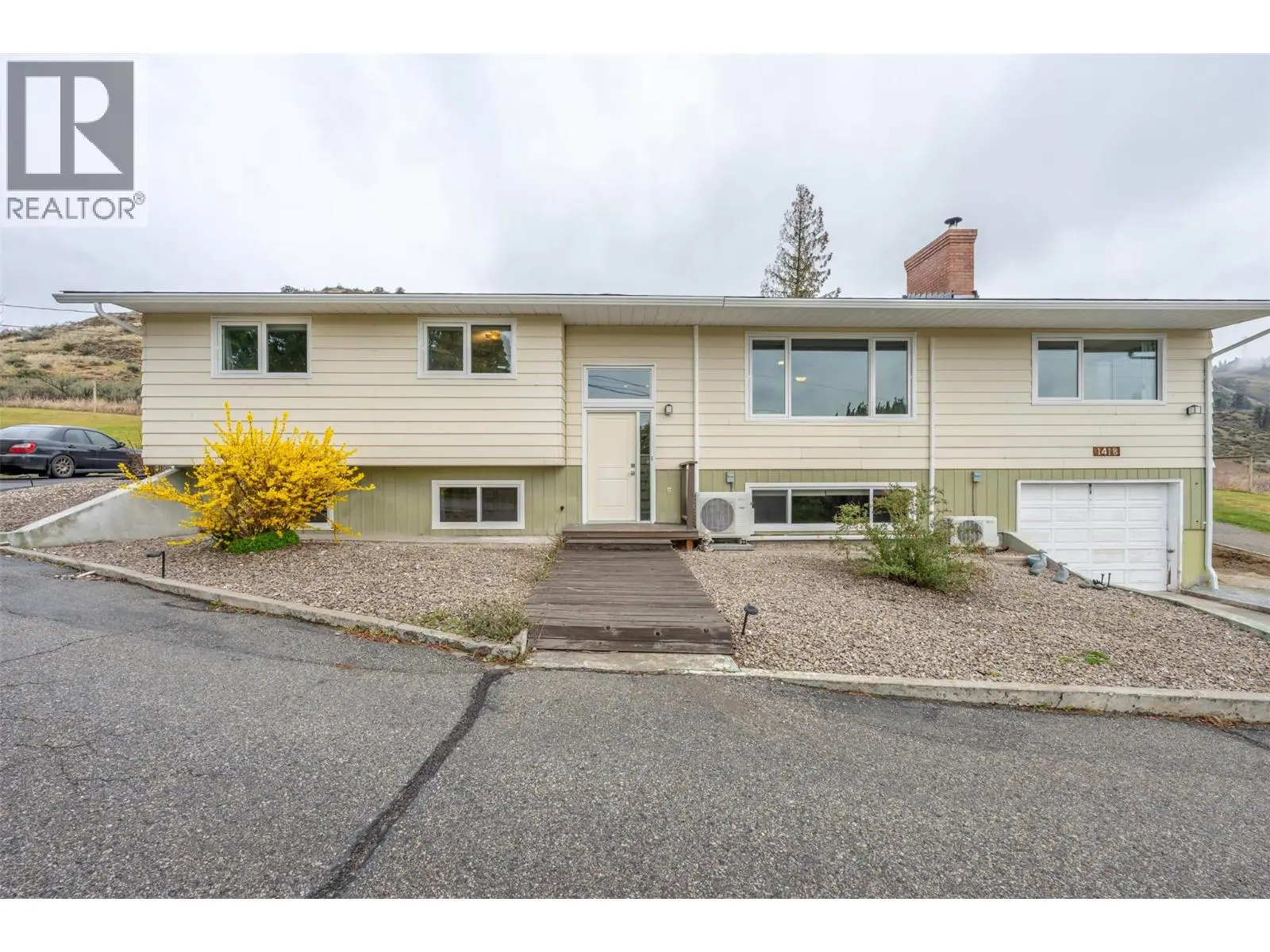 1418 Fairview Road. Oliver, British Columbia