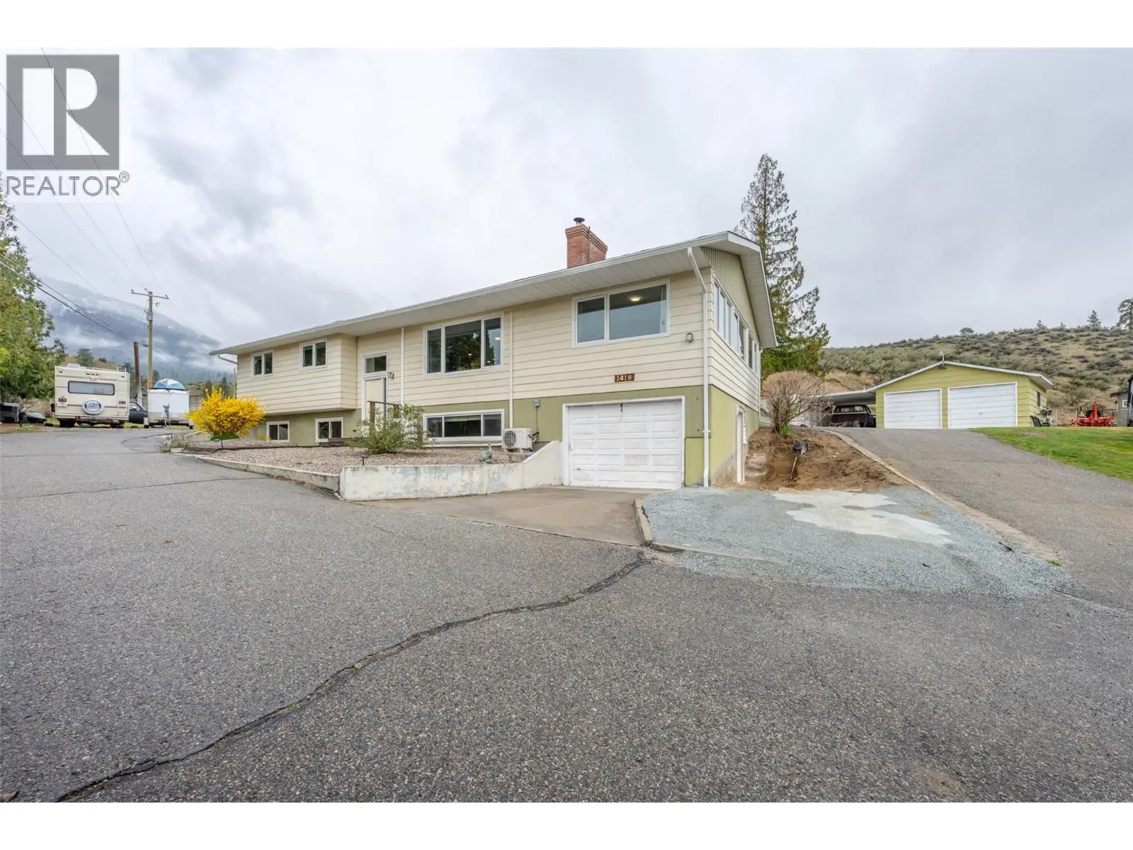 1418 Fairview Road. Oliver, British Columbia