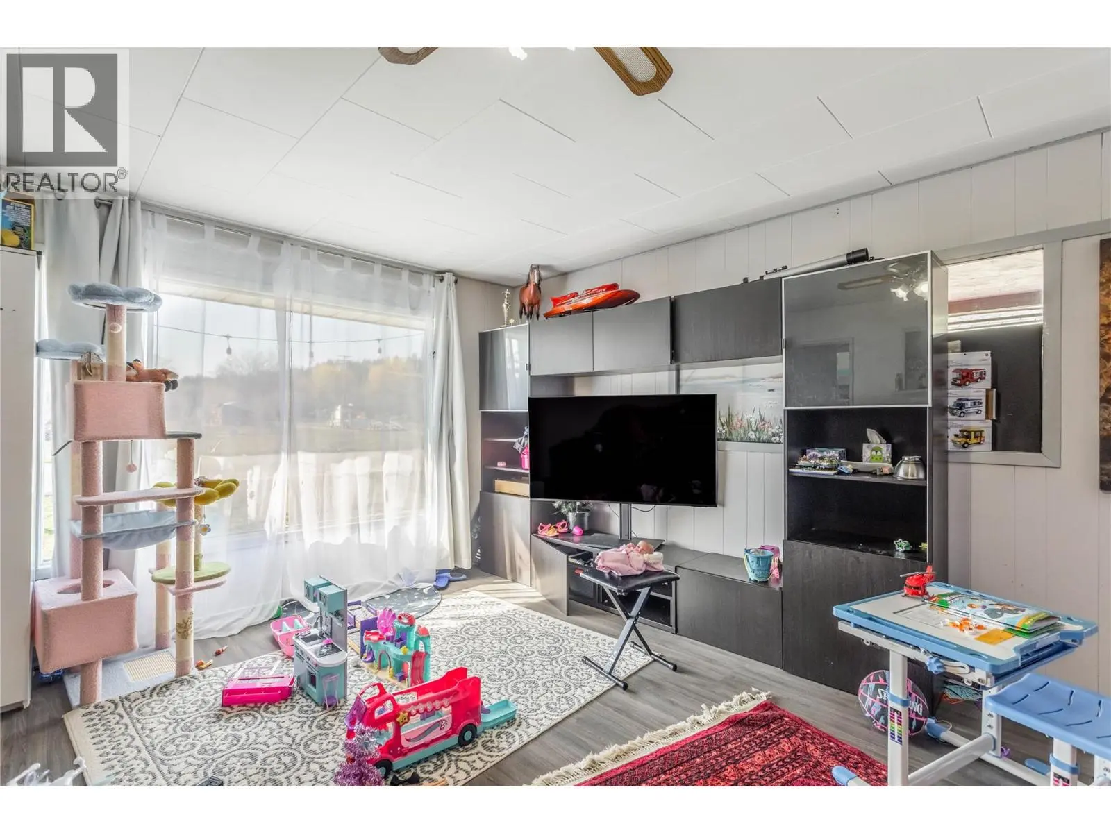 3144 Woodsdale Road. Lake Country, British Columbia