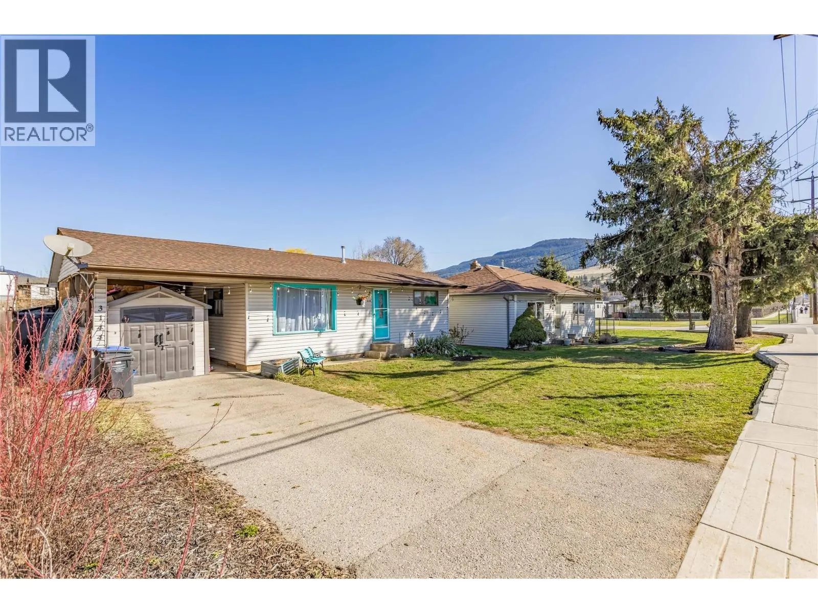 3144 Woodsdale Road. Lake Country, British Columbia