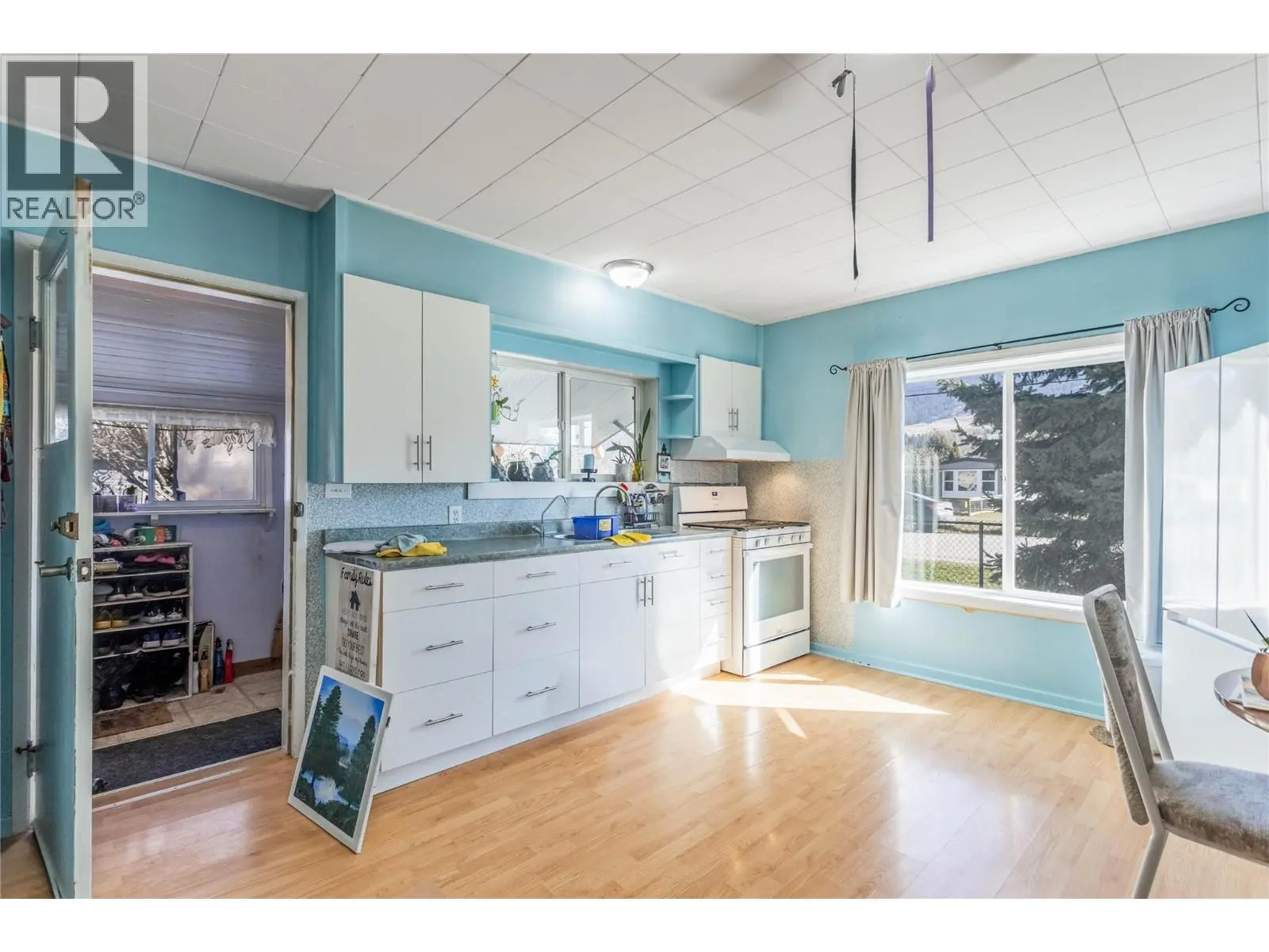 3156 Woodsdale Road. Lake Country, British Columbia