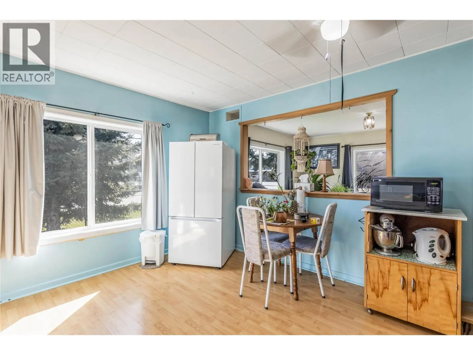 3156 Woodsdale Road. Lake Country, British Columbia