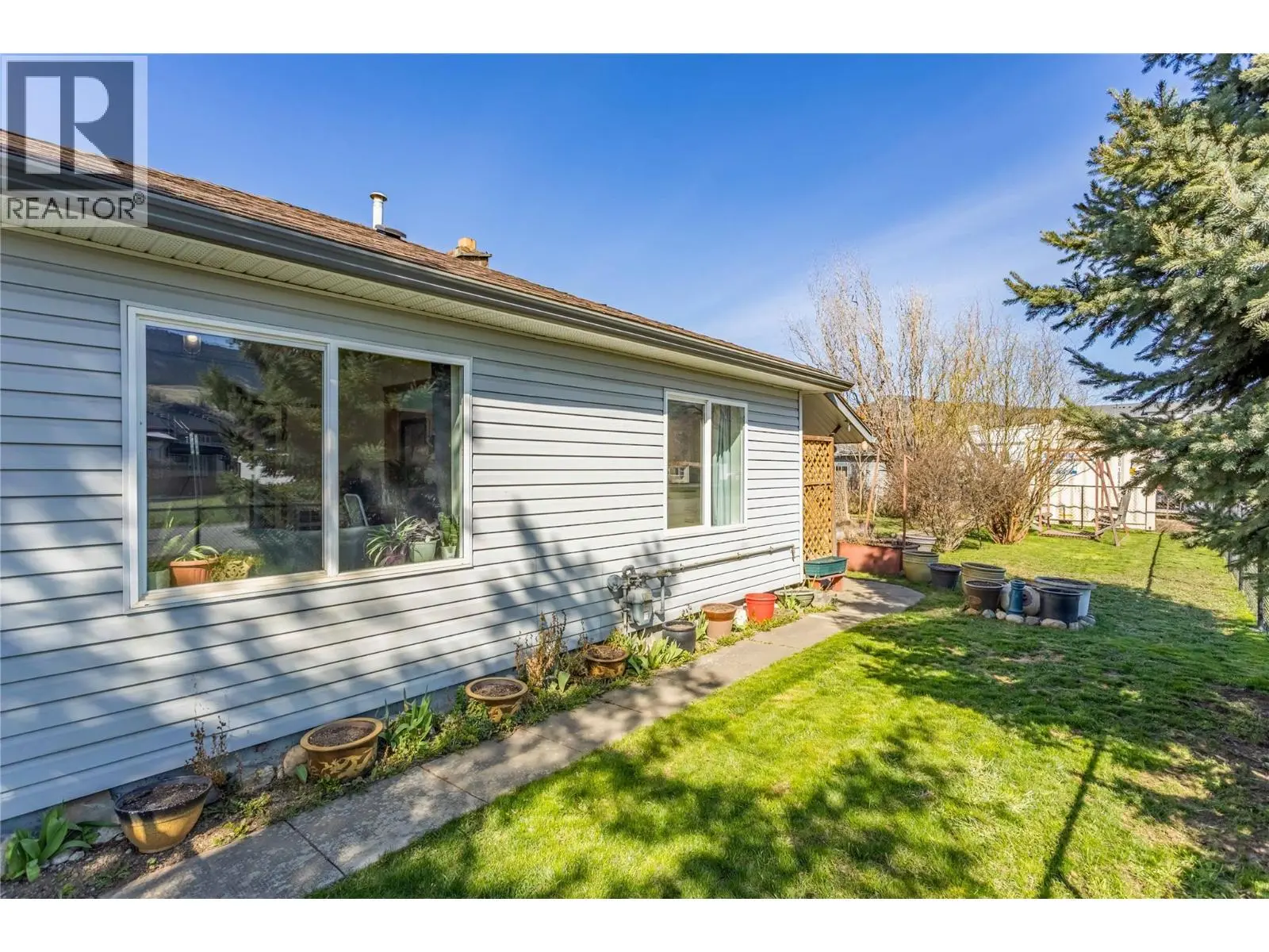 3156 Woodsdale Road. Lake Country, British Columbia