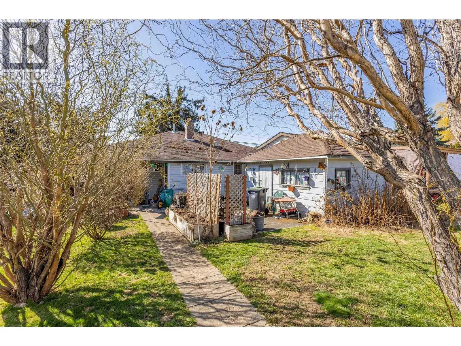 3156 Woodsdale Road. Lake Country, British Columbia