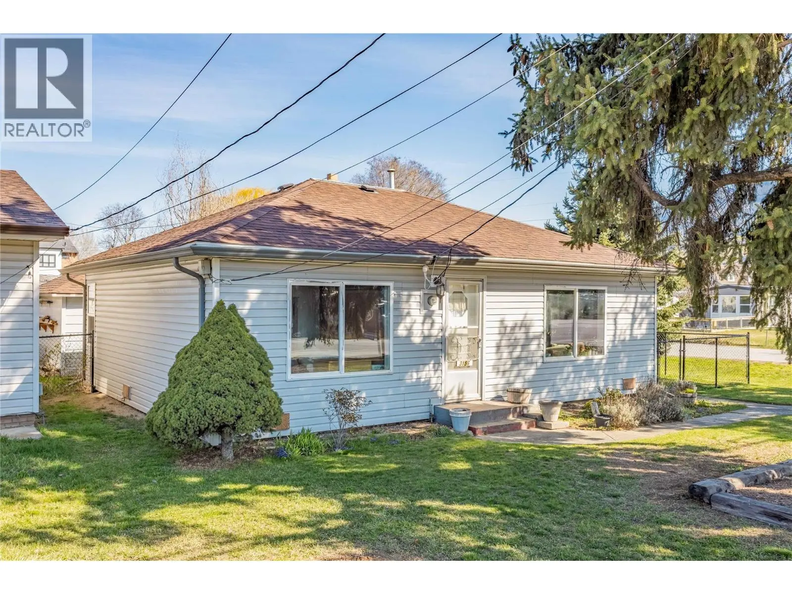3156 Woodsdale Road. Lake Country, British Columbia
