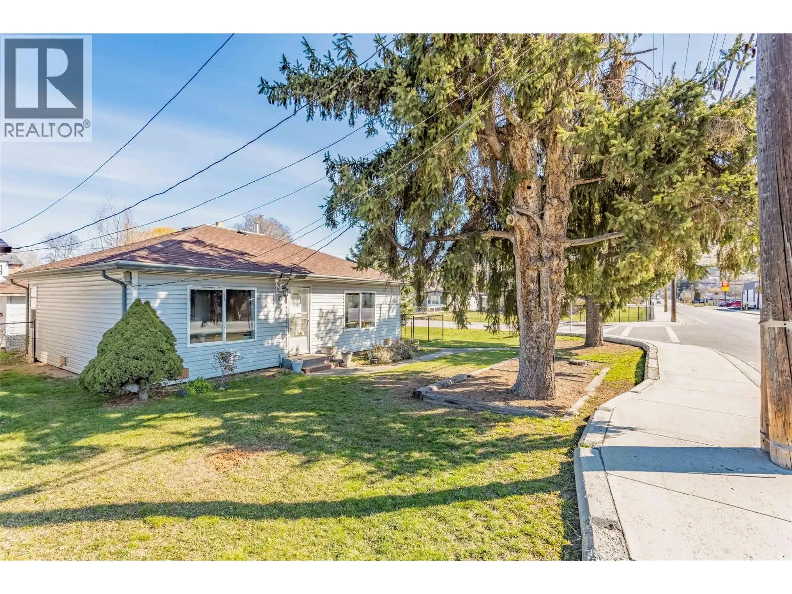 3156 Woodsdale Road. Lake Country, British Columbia