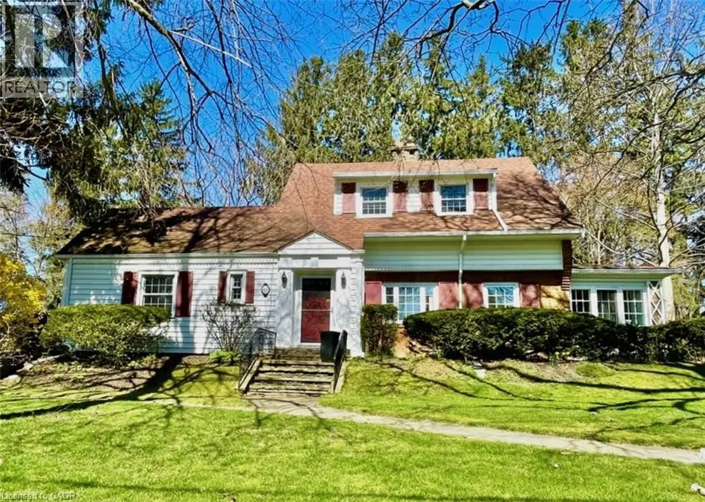 312 Nelson Street W, Port Dover