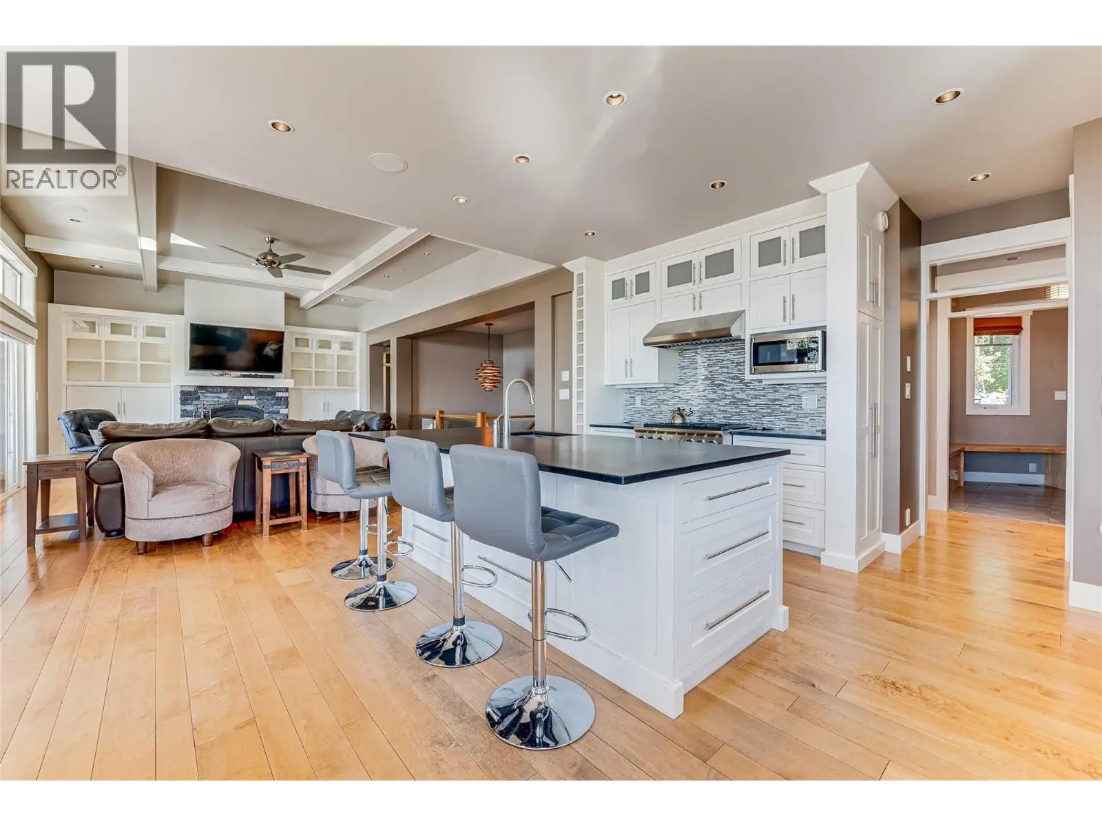 6054 Lynx Drive. Vernon, British Columbia