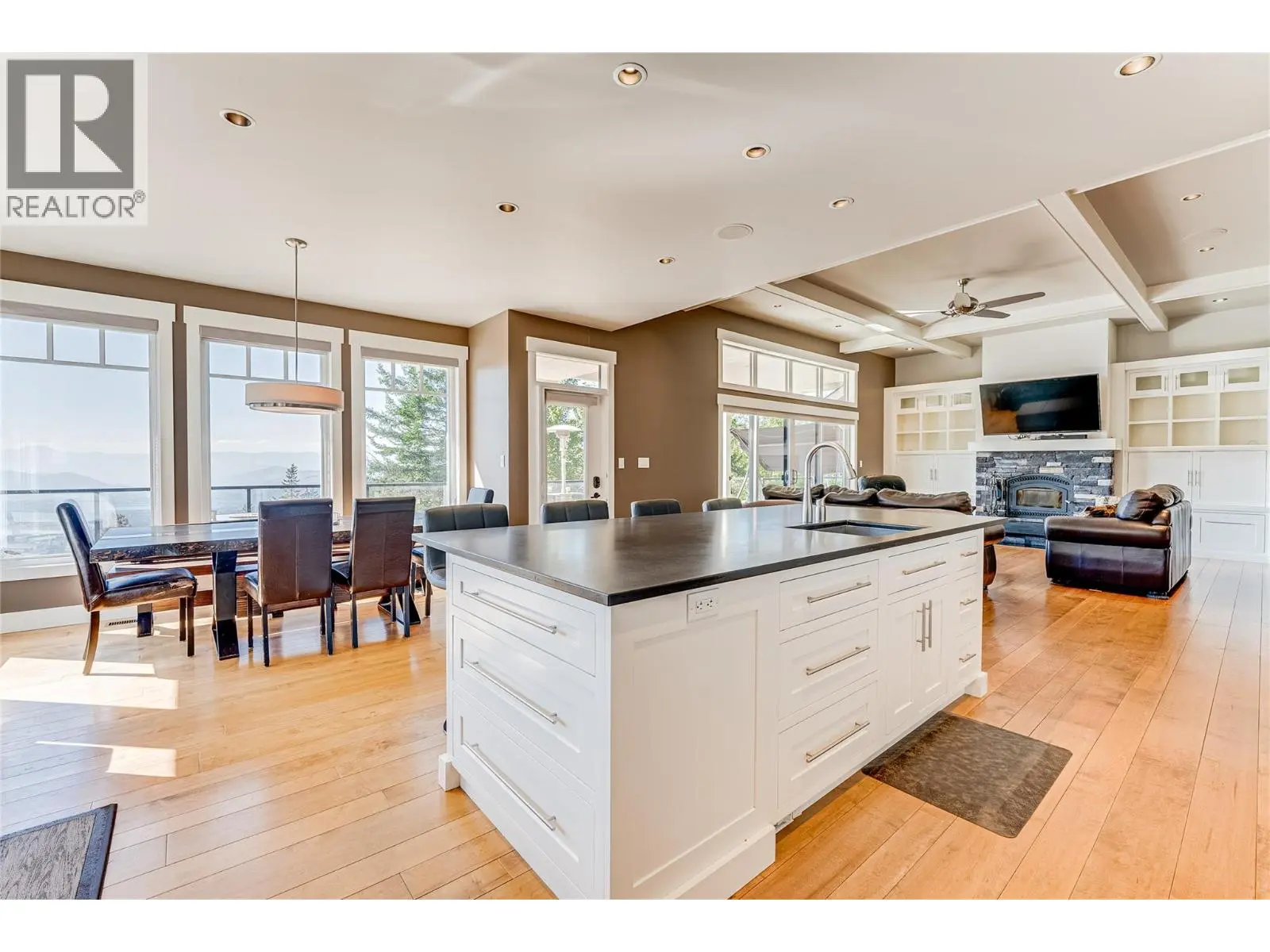 6054 Lynx Drive. Vernon, British Columbia
