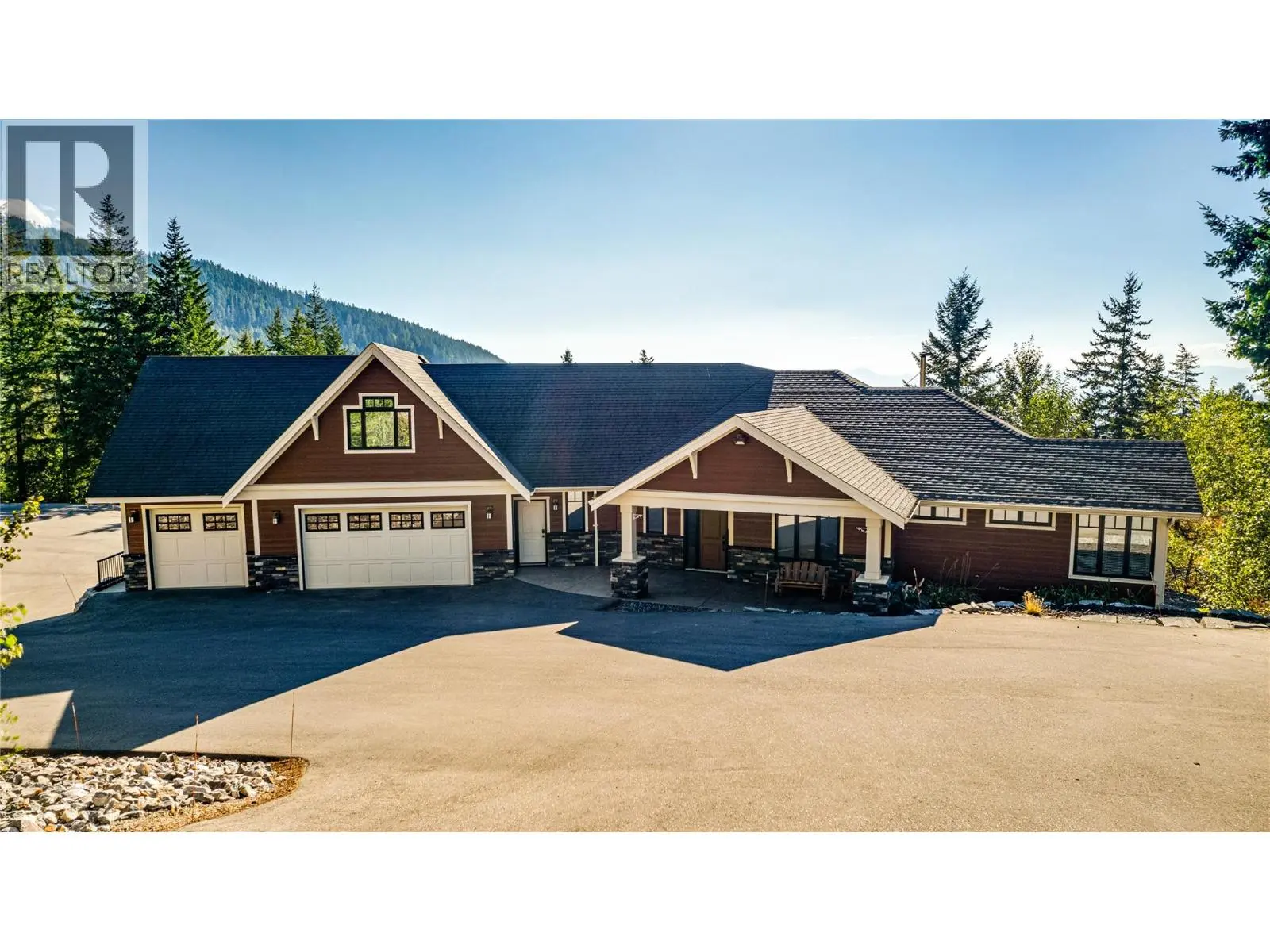 6054 Lynx Drive. Vernon, British Columbia
