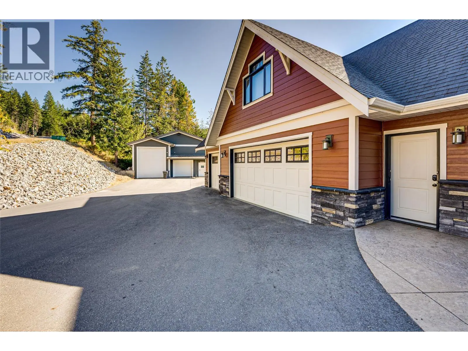6054 Lynx Drive. Vernon, British Columbia
