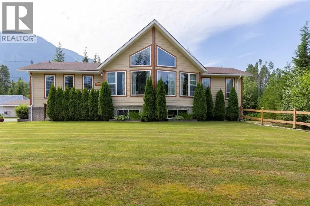 3009 Solomon Way, Terrace