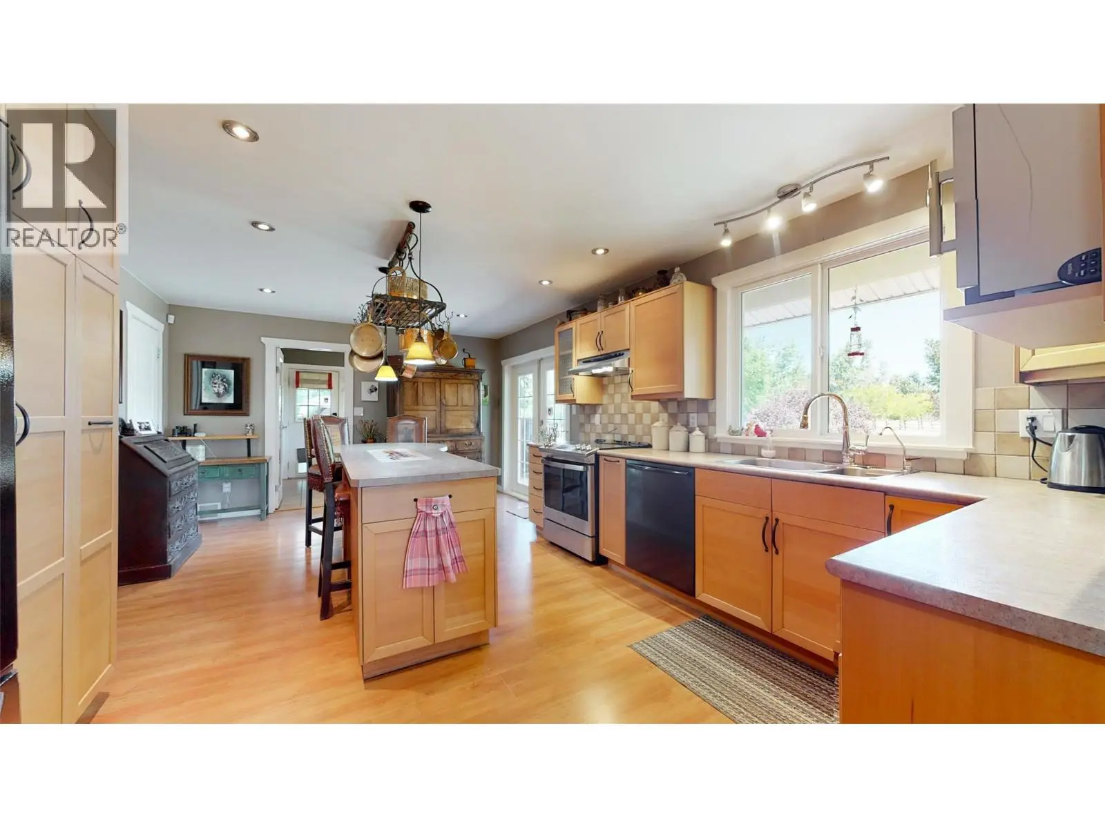 205 Greasewood Avenue. Oliver, British Columbia