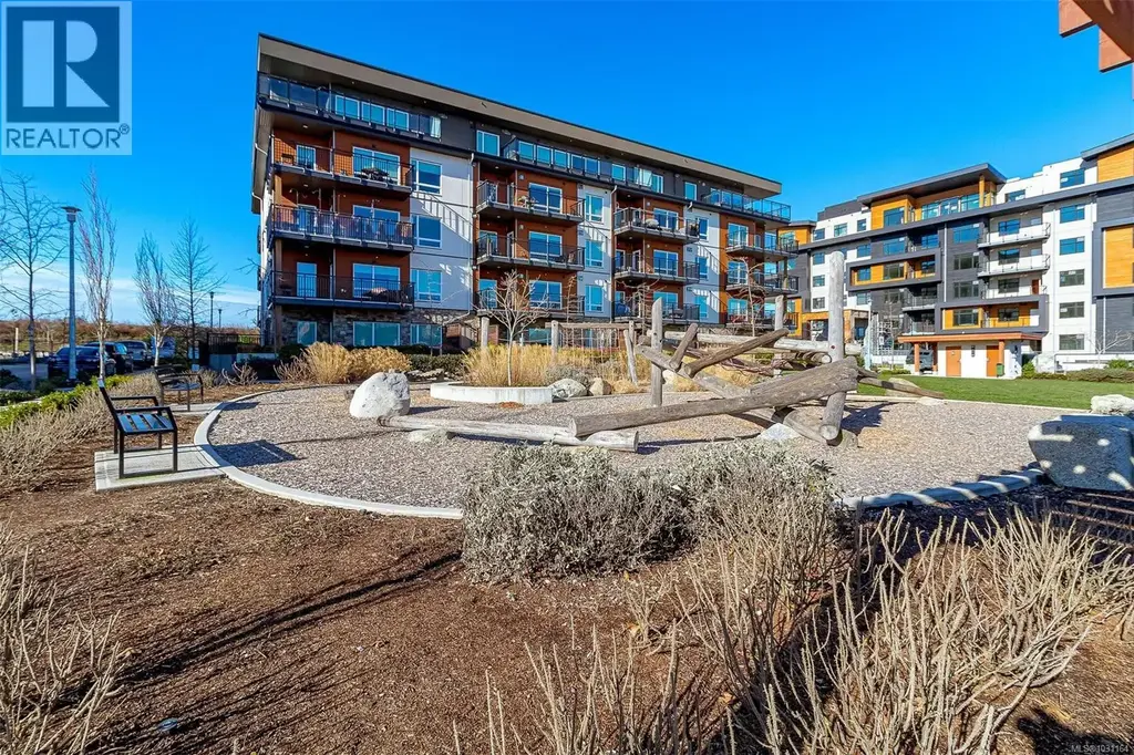 307 2500 Hackett Cres, Central Saanich