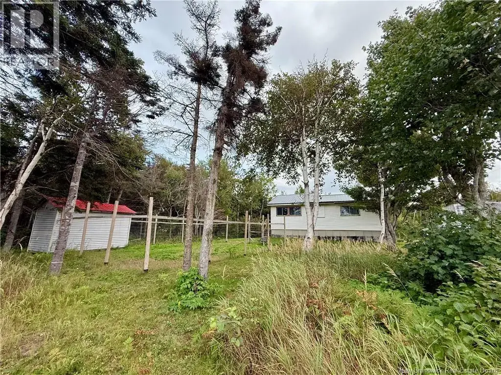 1394 Degrace Street, Maisonnette