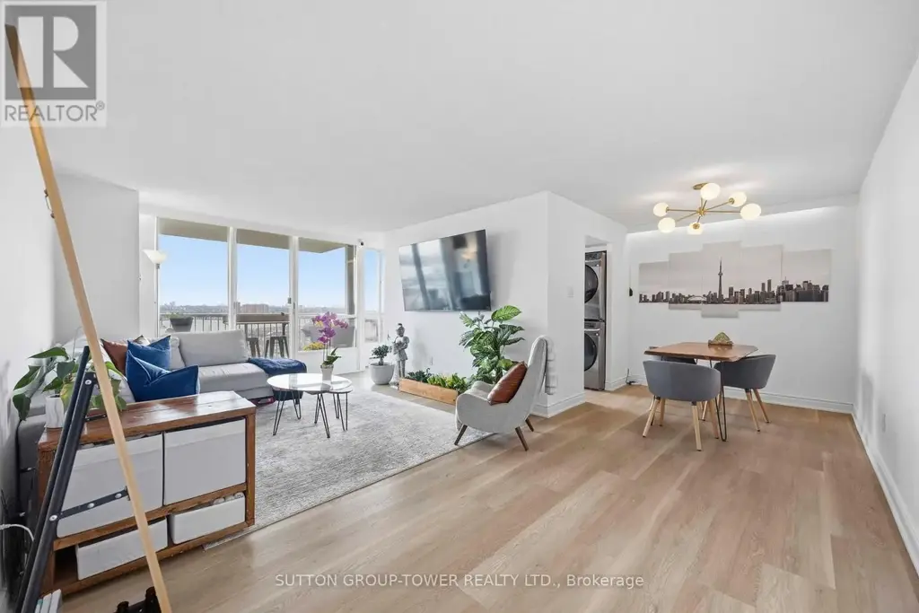 1901 - 3077 Weston Road, Toronto (Humberlea-Pelmo Park)