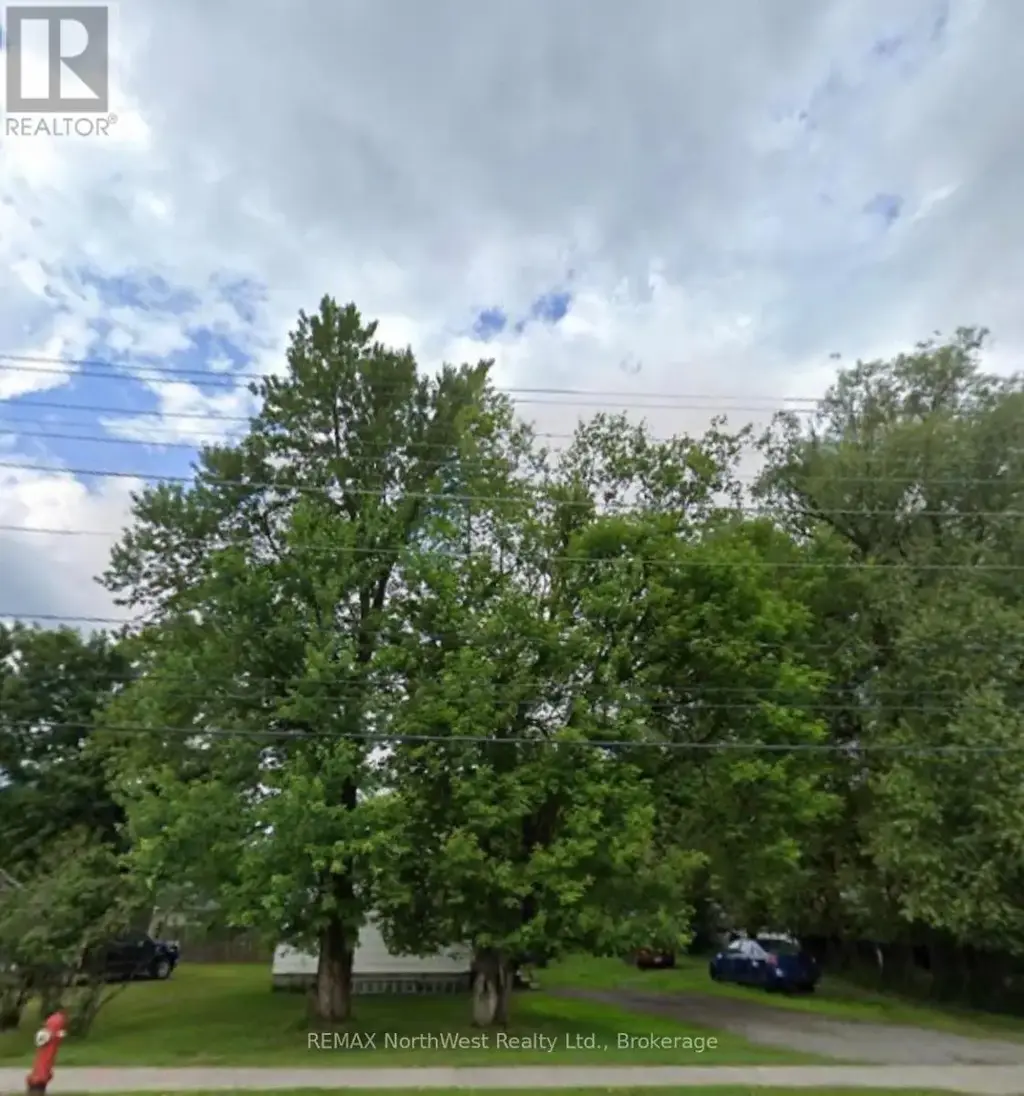 210 Sixth St E, Fort Frances (TB-401)