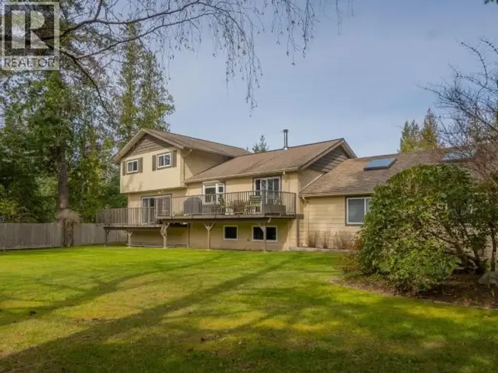 7423 Nootka Street, Powell River