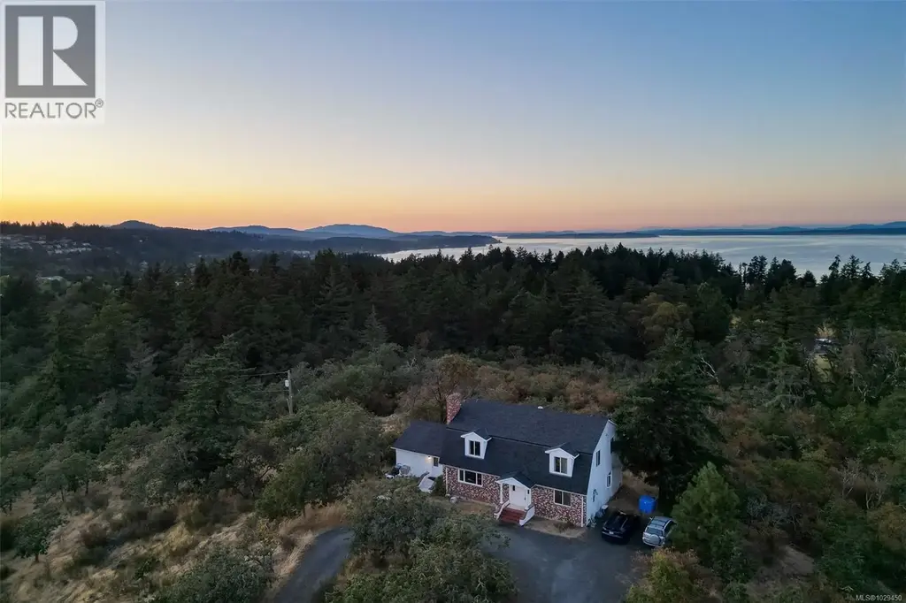 4589 Blenkinsop Rd, Saanich