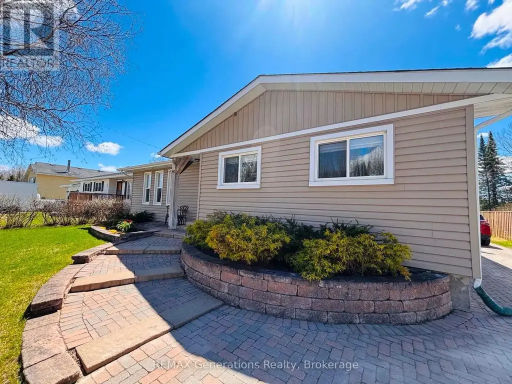 48 Redwing Avenue, Manitouwadge