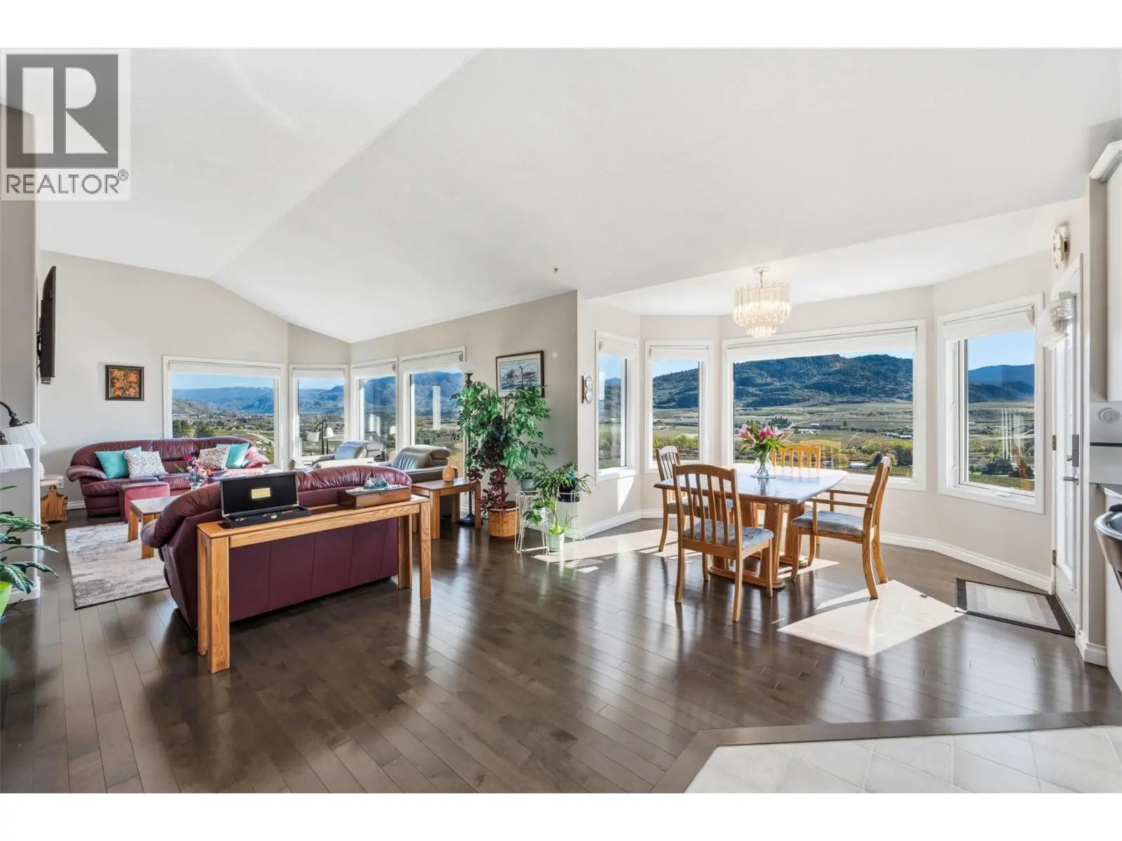 600 Ponderosa Road. Oliver, British Columbia