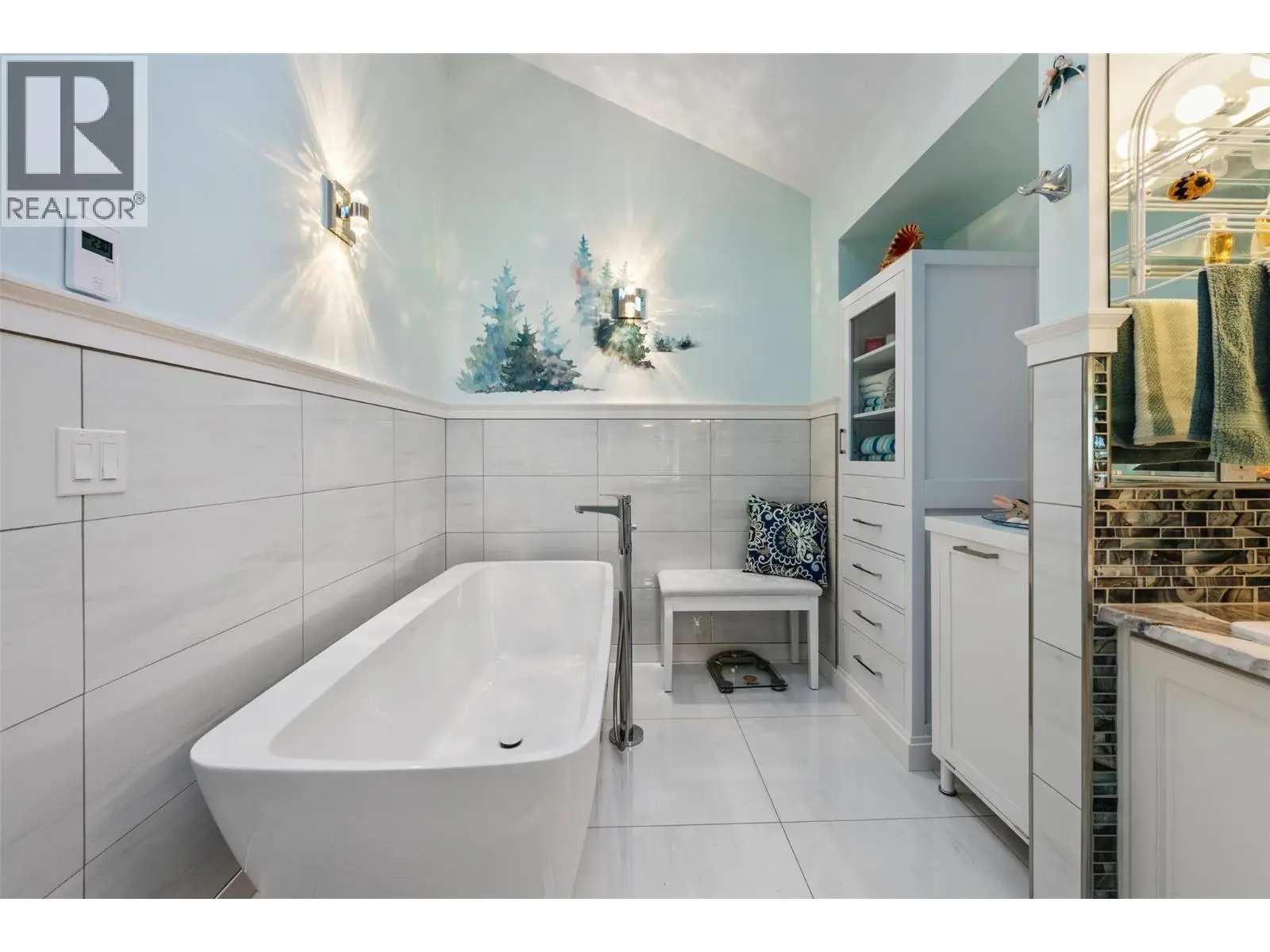 600 Ponderosa Road. Oliver, British Columbia