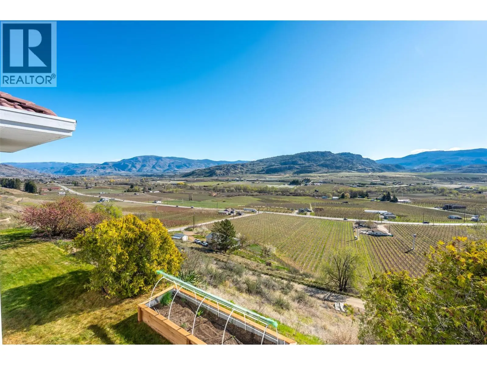 600 Ponderosa Road. Oliver, British Columbia