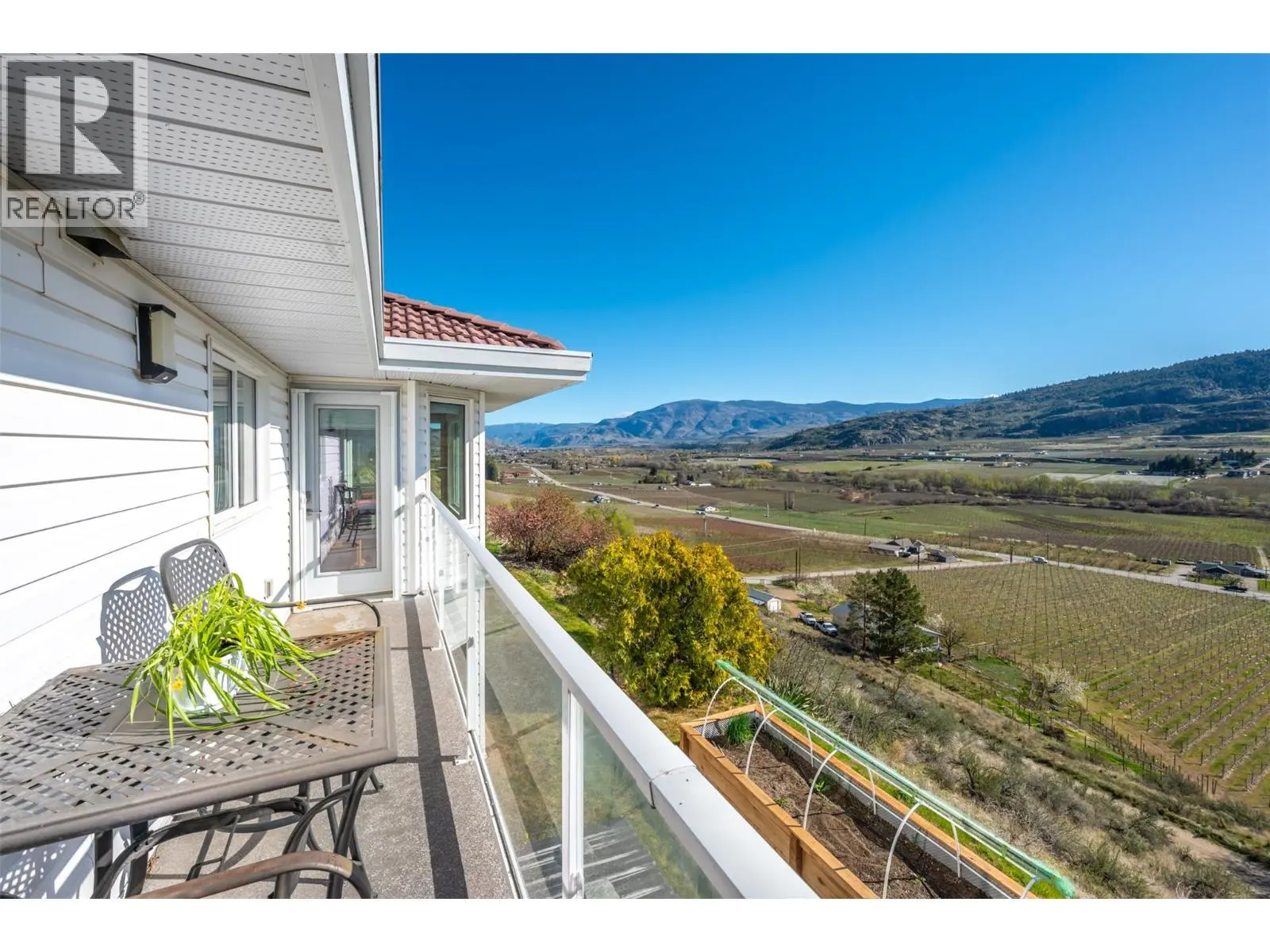 600 Ponderosa Road. Oliver, British Columbia