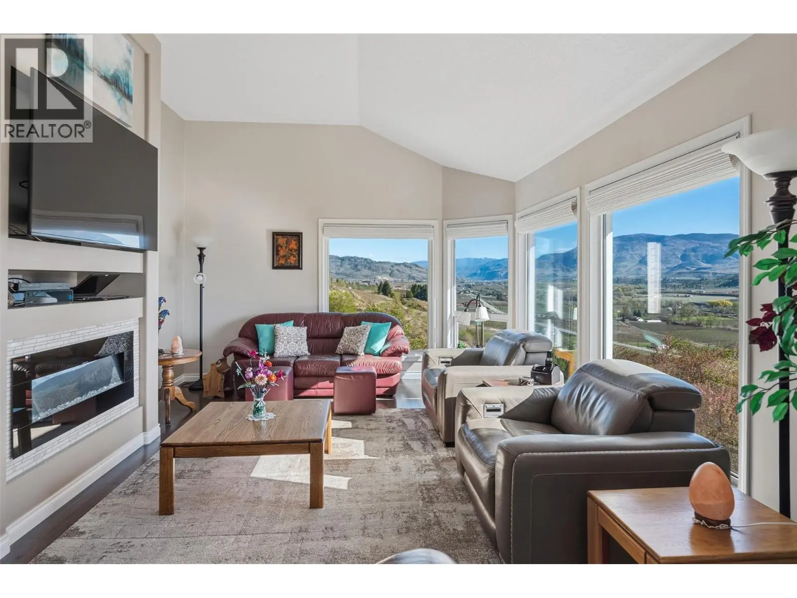 600 Ponderosa Road. Oliver, British Columbia