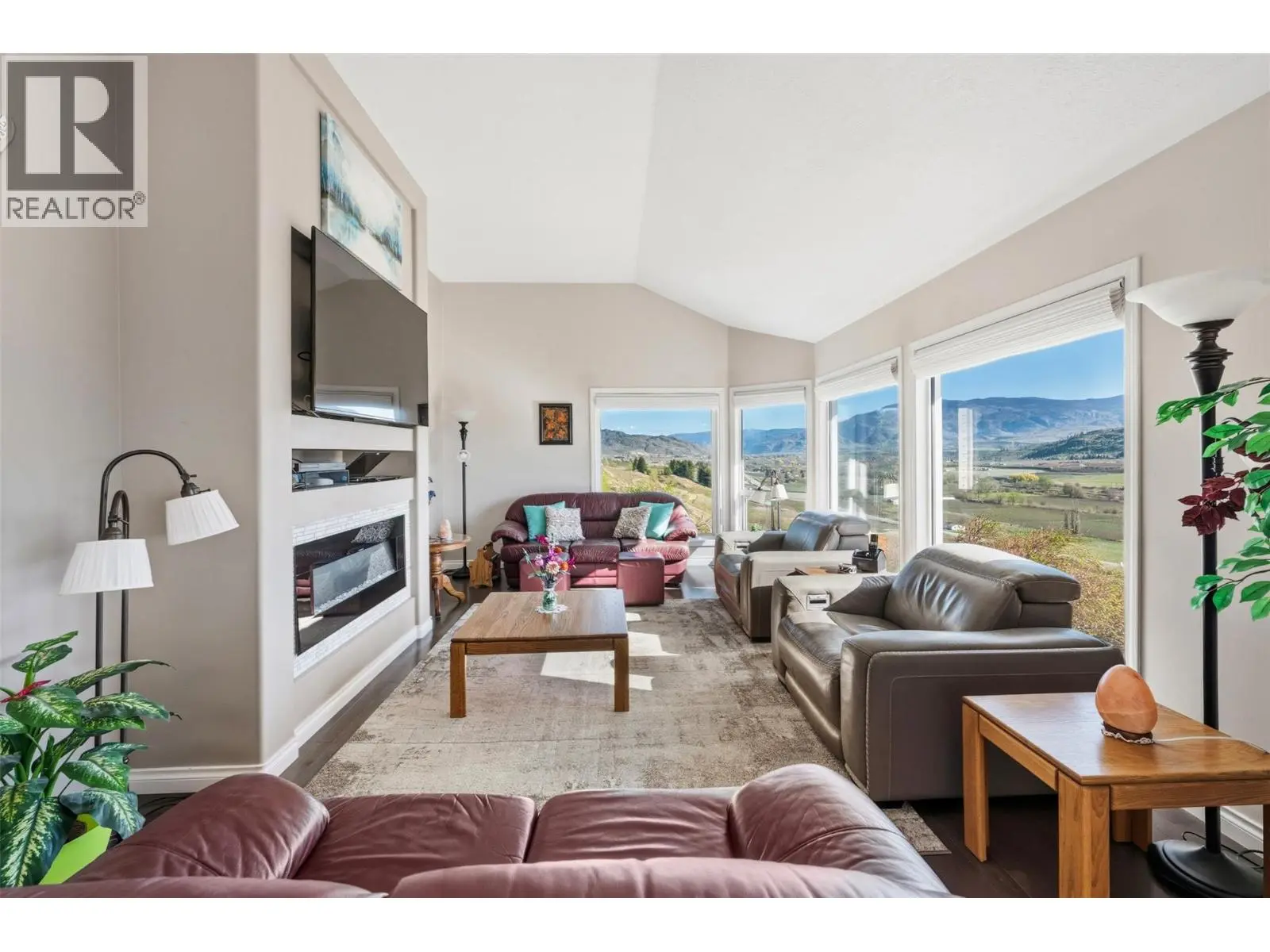 600 Ponderosa Road. Oliver, British Columbia